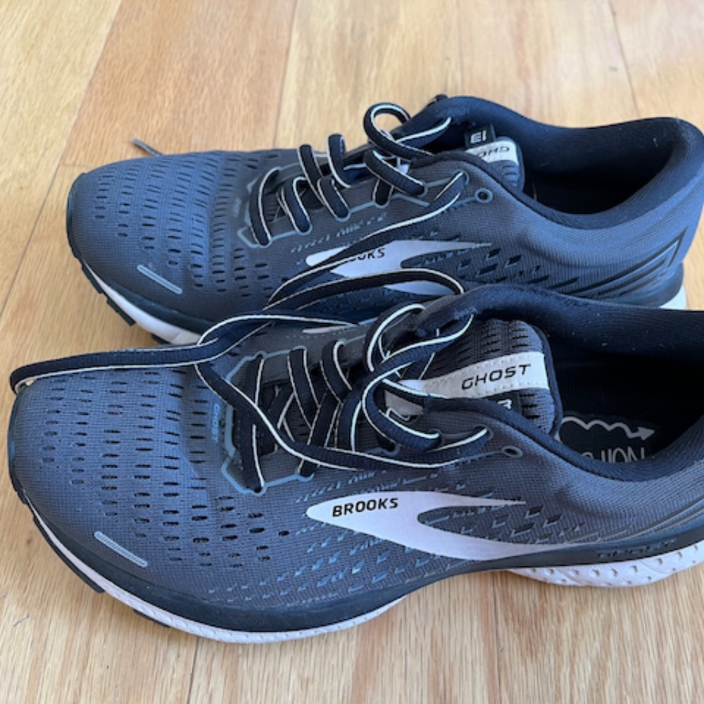 Brooks Ghost 13 running shoes, size 7.5